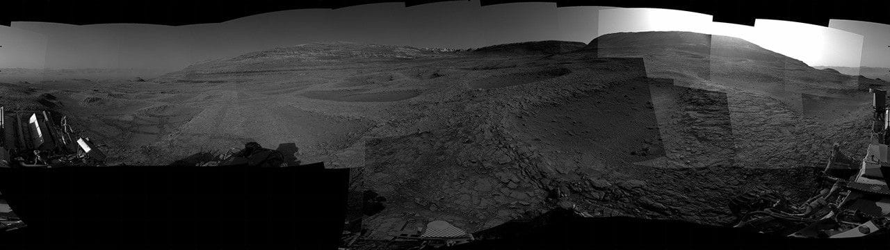 Curiosity Navcam cylindrical-projection images from Sol 4757, Dec 24, 2025 — Assets.science.nasa.gov