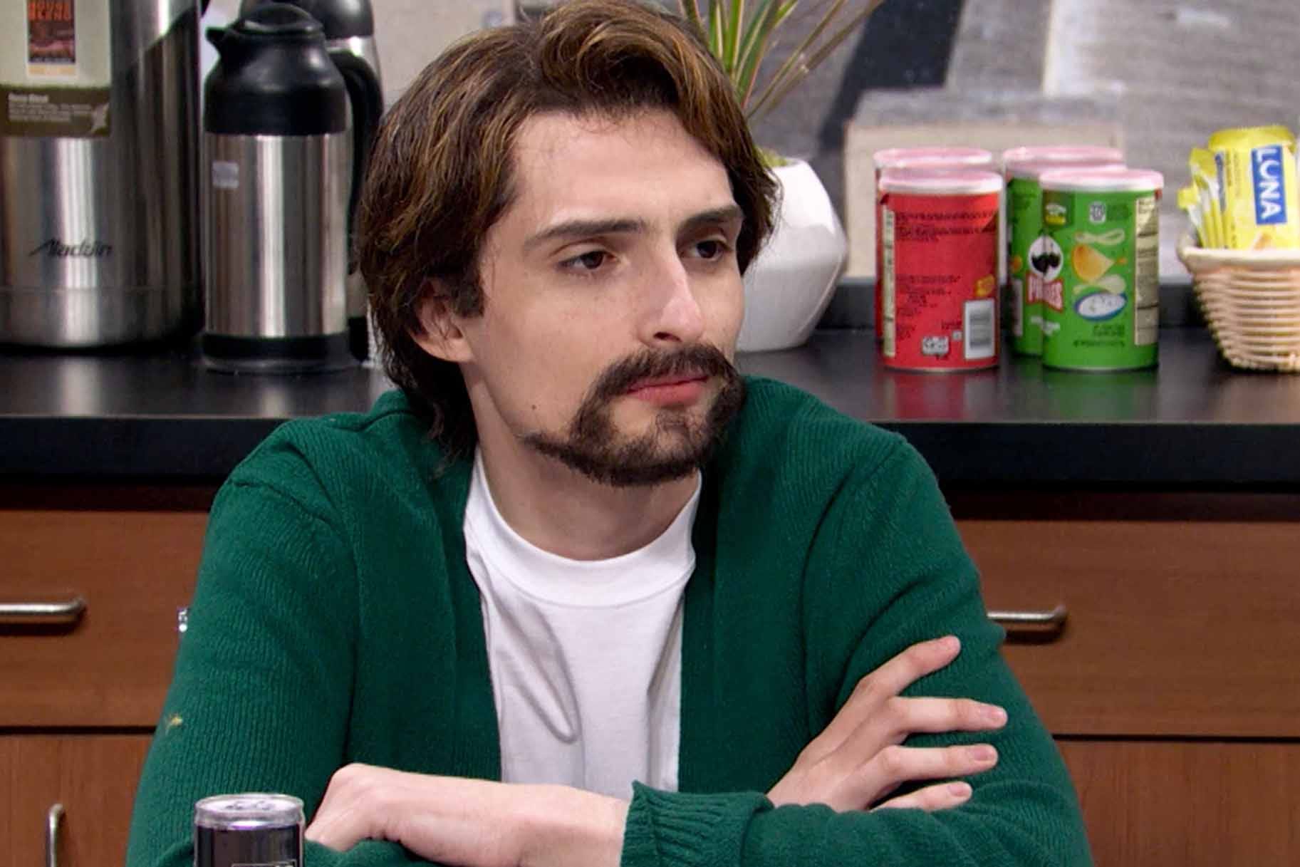 Finn Wolfhard Parodies Euphoria Season 3 Writers Room on SNL — Nbc.com