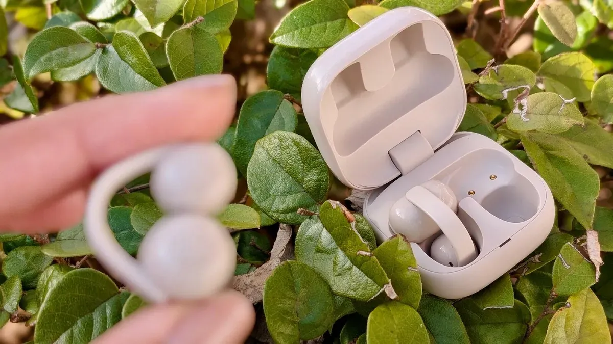 Sony's LinkBuds Clip ship with removable cushions to improve fit and audio — Zdnet.com