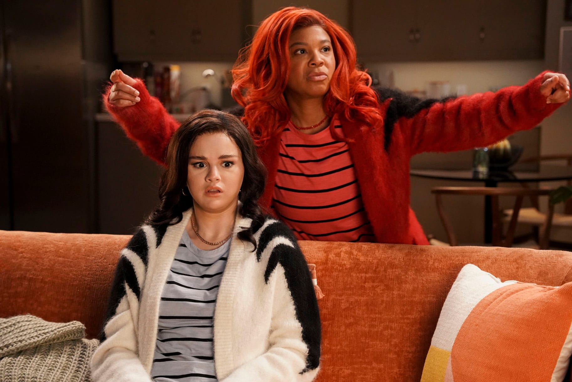 Selena Gomez raps about cheating paranoia in SNL sketch Intuition — Nbc.com