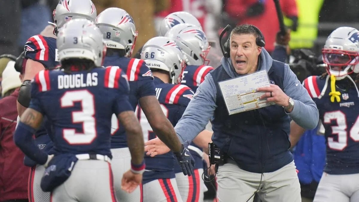 Experts back Patriots at Broncos, Rams at Seahawks in conference titles — Sportshub.cbsistatic.com