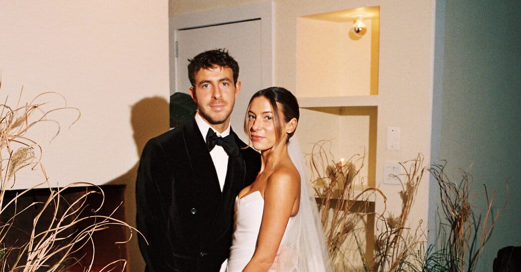 Sarah Gall and Holden Rosen Grupp married in Brooklyn after chance encounter — Static01.nyt.com
