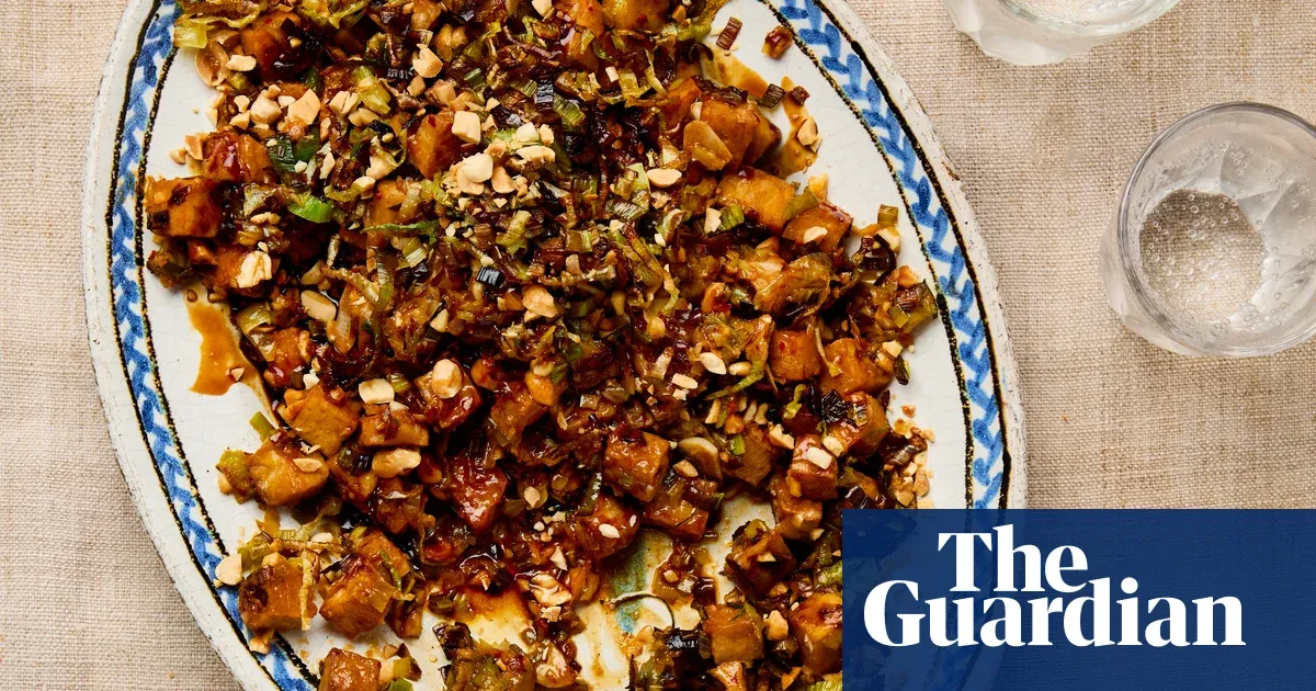 Meera Sodha shares leek and tempeh manis vegan recipe — I.guim.co.uk