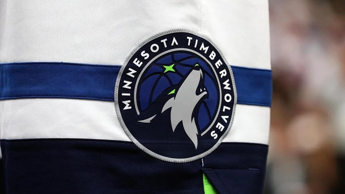 NBA postpones Timberwolves vs. Warriors after fatal Minneapolis shooting — Sportshub.cbsistatic.com