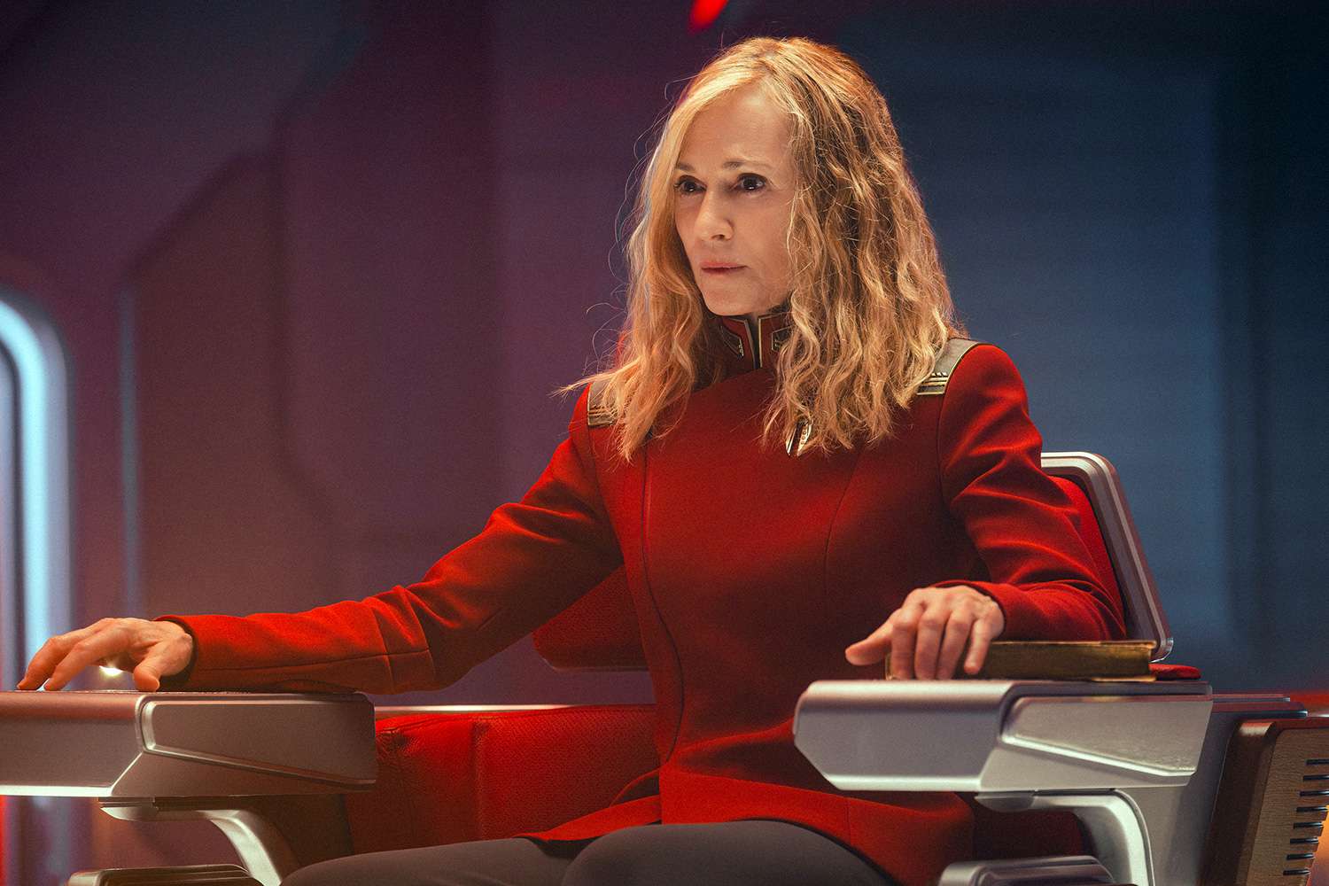 Holly Hunter embraced going barefoot as captain in Star Trek: Starfleet Academy — People.com