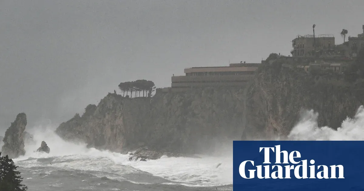 Up to 380 feared drowned attempting Mediterranean crossing during Cyclone Harry — I.guim.co.uk