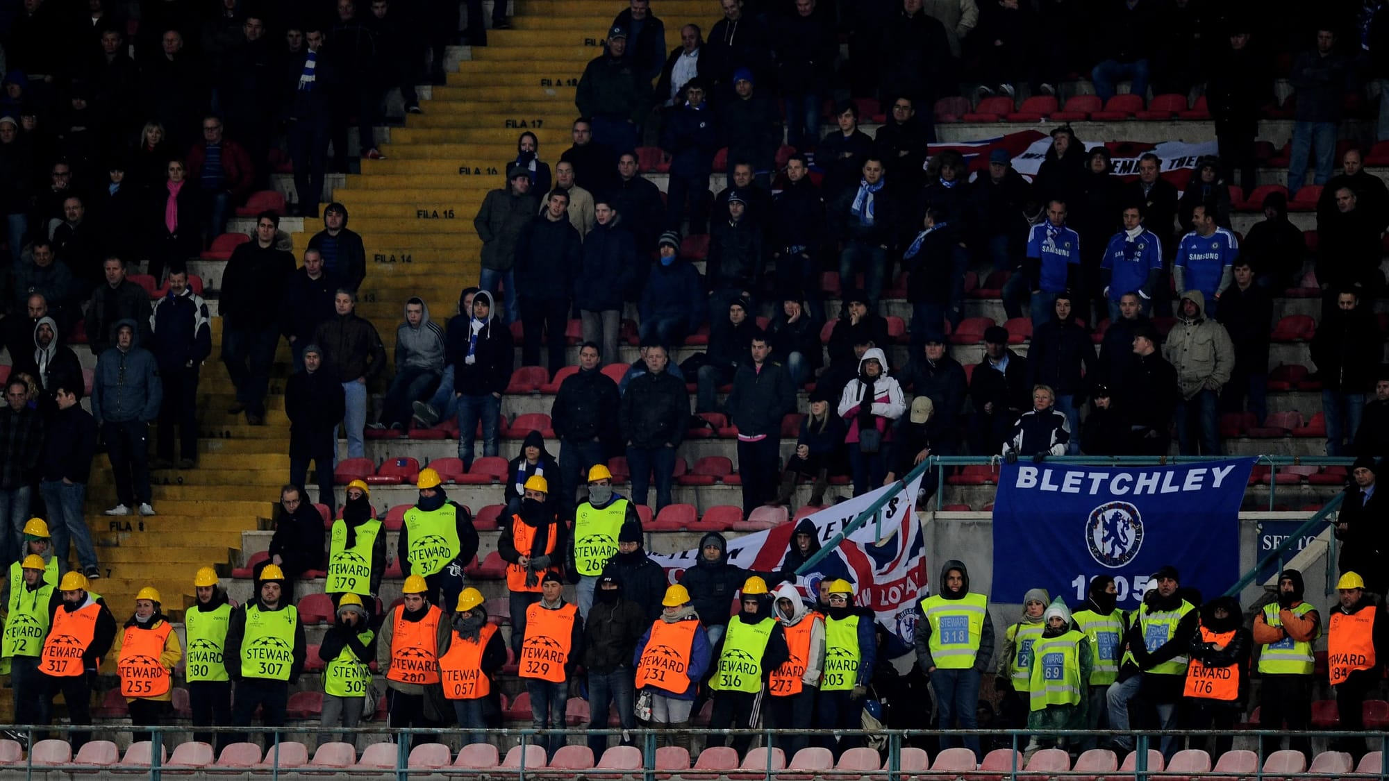 Chelsea urge fans to take 'extreme caution' in Naples after two hospitalised — Assets.goal.com