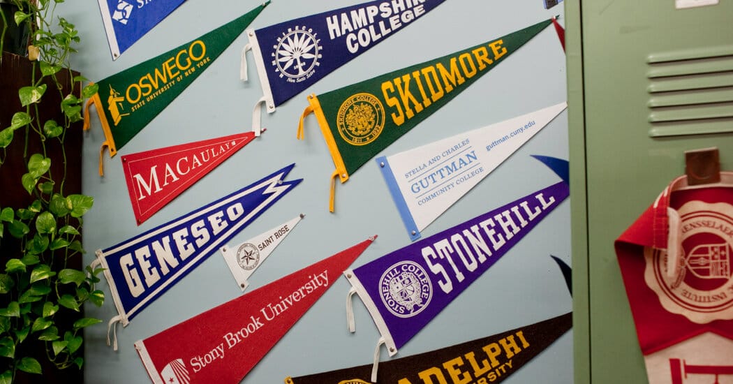 High schoolers and parents turn to ChatGPT and other chatbots for college admissions help — Static01.nyt.com