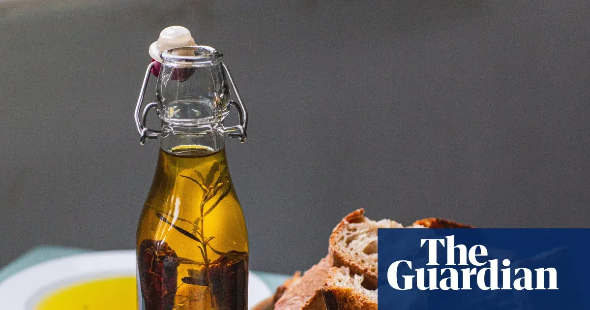 How to convert kitchen scraps into an infused oil — I.guim.co.uk