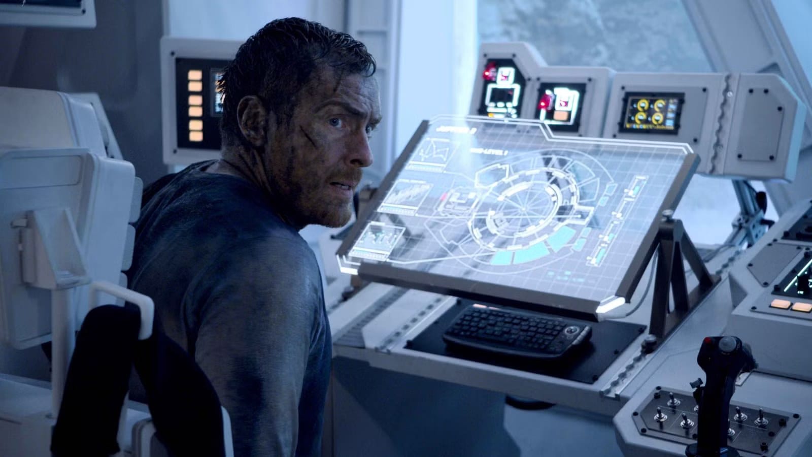 Why Netflix's 3-Season 'Lost in Space' Stands Out as a Hard Sci‑Fi Reboot — Static0.moviewebimages.com