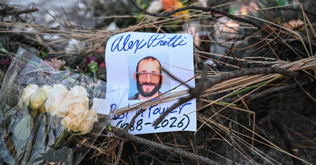 Videos show Alex Pretti pushed to ground 11 days before his killing — Static01.nyt.com