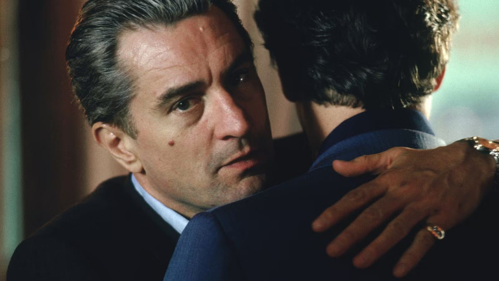 MovieWeb’s Philip Etemesi argues several '90s gangster films rival Goodfellas — Static0.moviewebimages.com