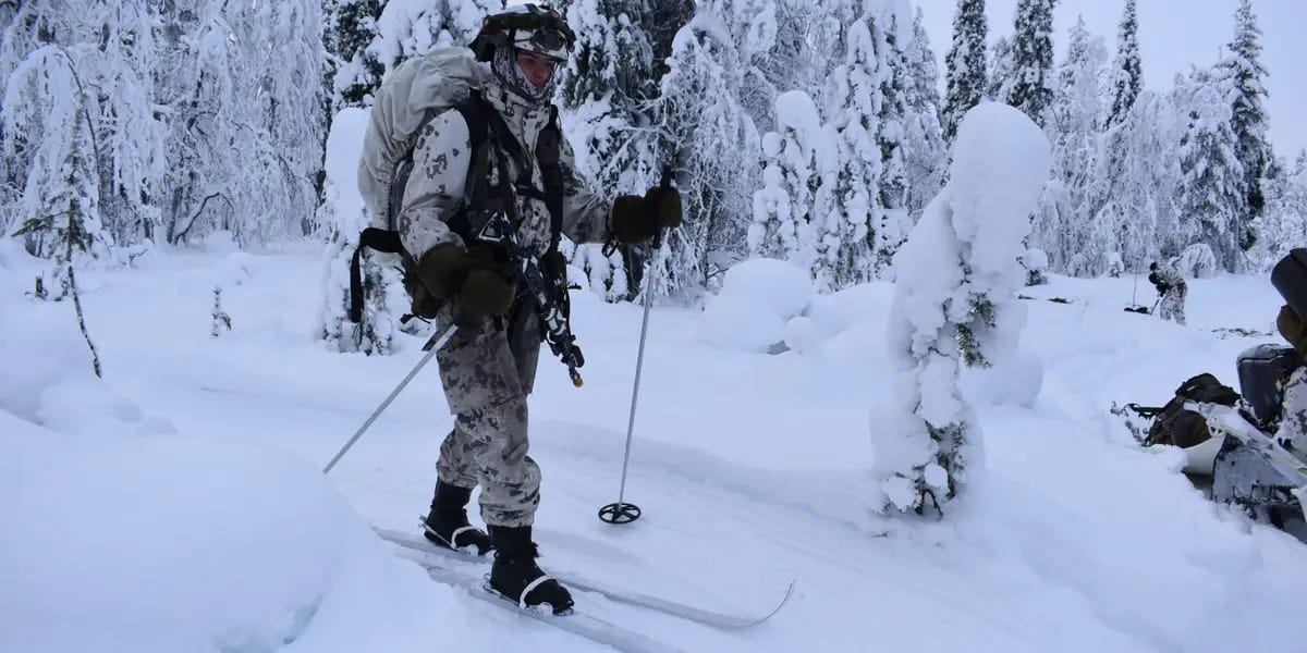 Finland trains NATO troops in Arctic warfare with skis, snowmobiles and lasers — I.insider.com