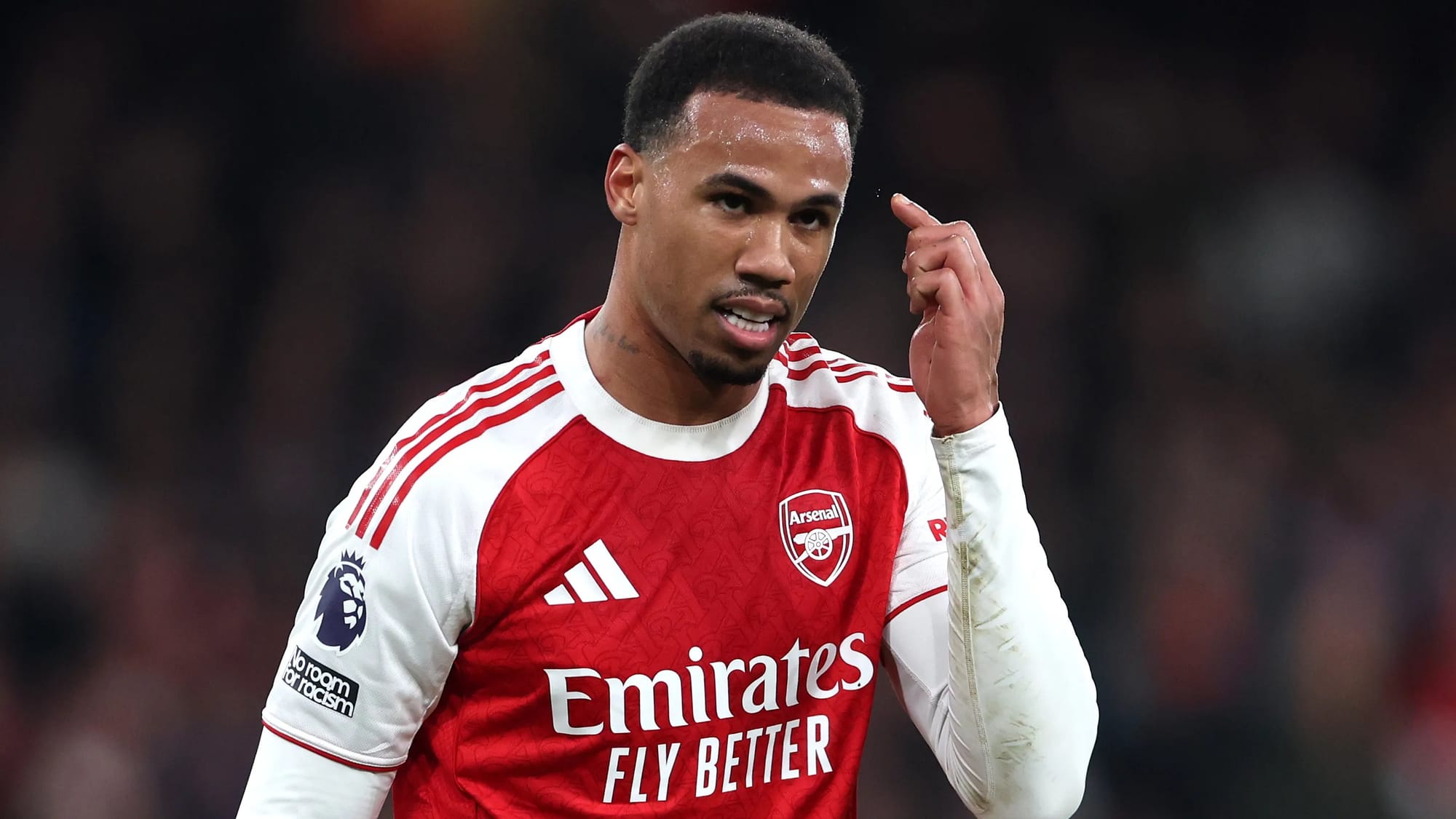 Arsenal abandon flight to Leeds due to fog, take 200-mile coach via M1 — Assets.goal.com