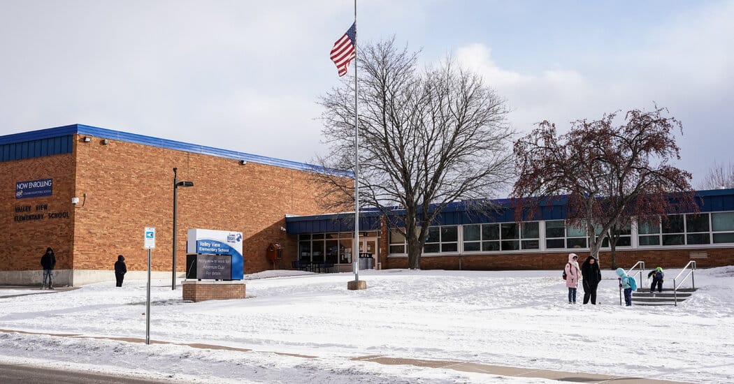 Two students from Minnesota elementary enter federal custody after mother detained — Static01.nyt.com