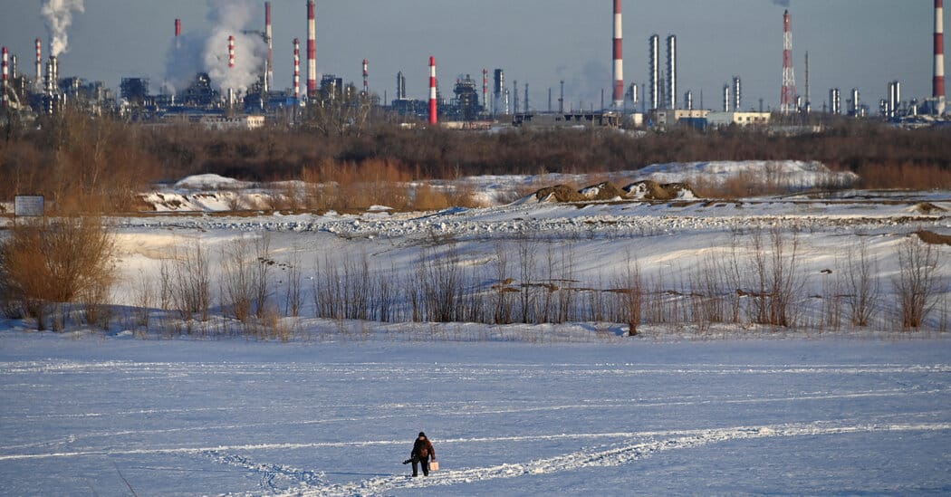 Russia’s oil revenue is plummeting, forcing higher taxes and rising debt — Static01.nyt.com