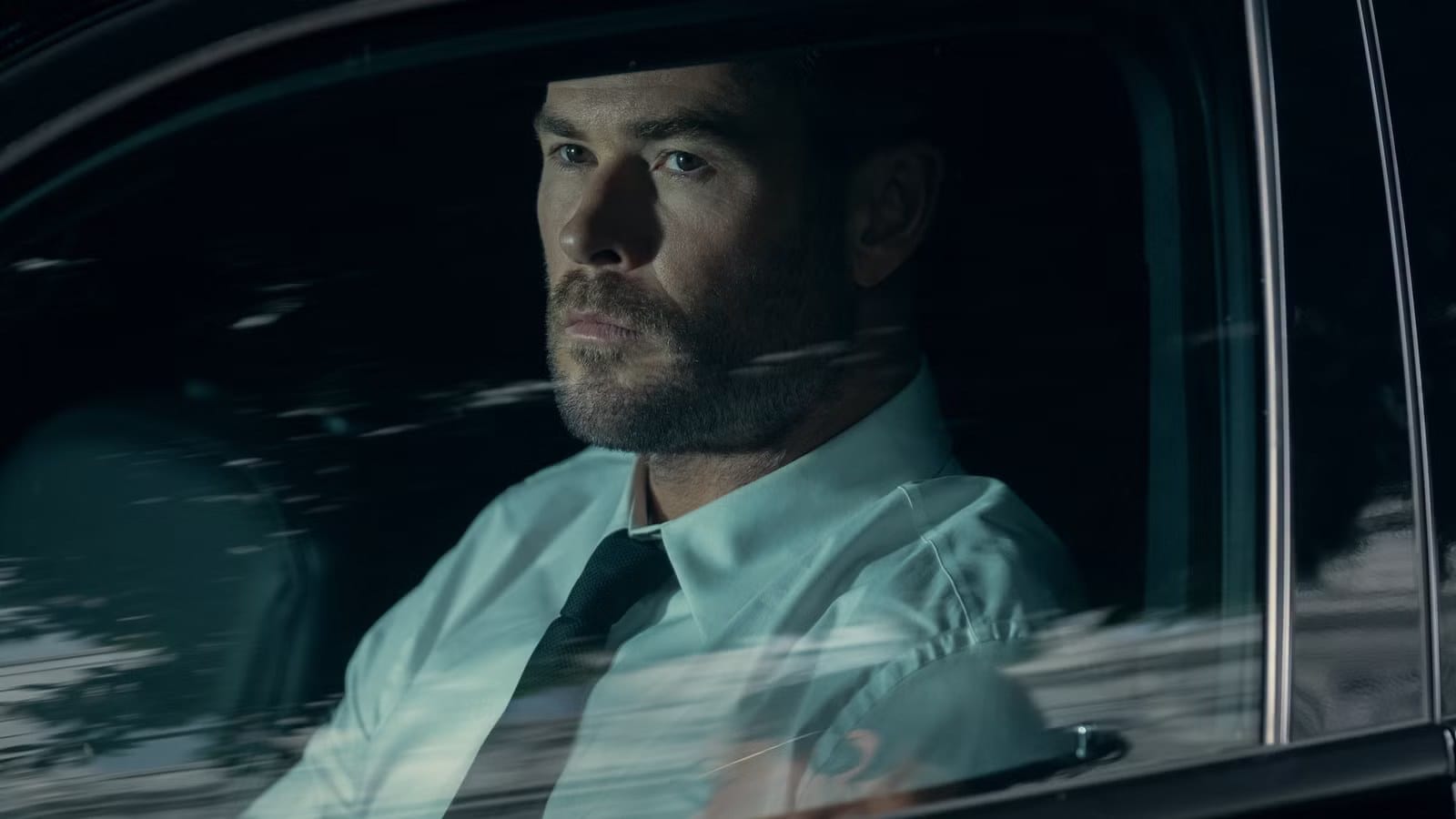 First Reactions Praise Chris Hemsworth Thriller 'Crime 101' — Static0.moviewebimages.com