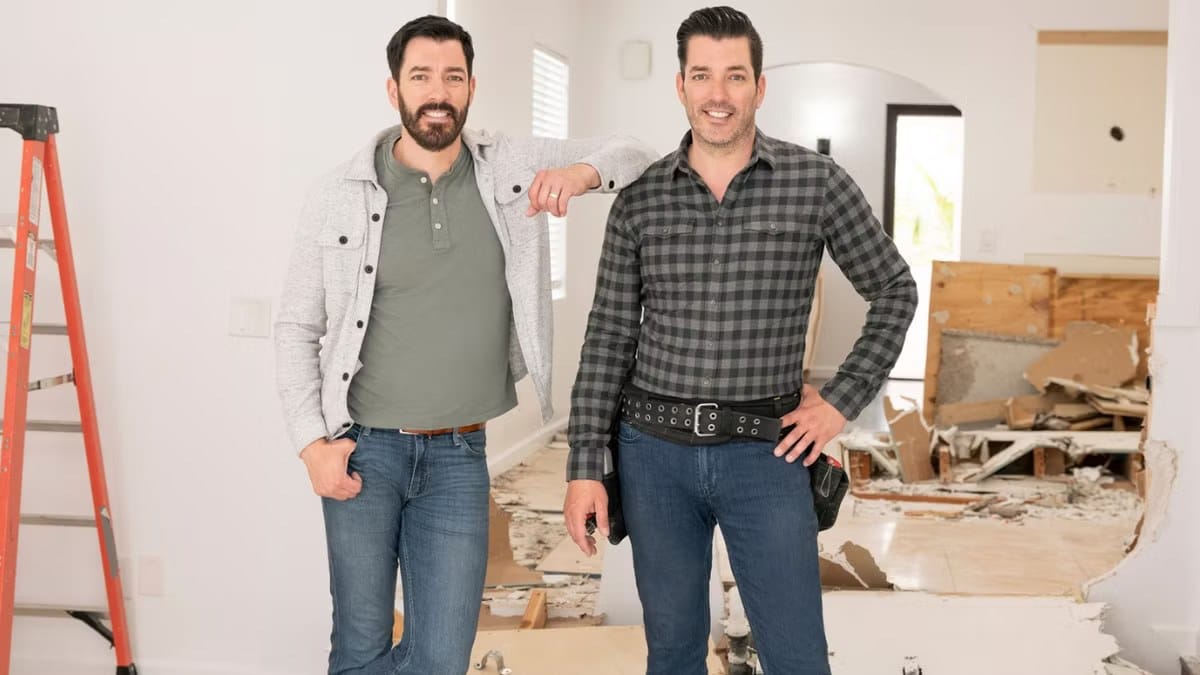 Property Brothers warn against reckless use of bold color in homes — Static0.colliderimages.com