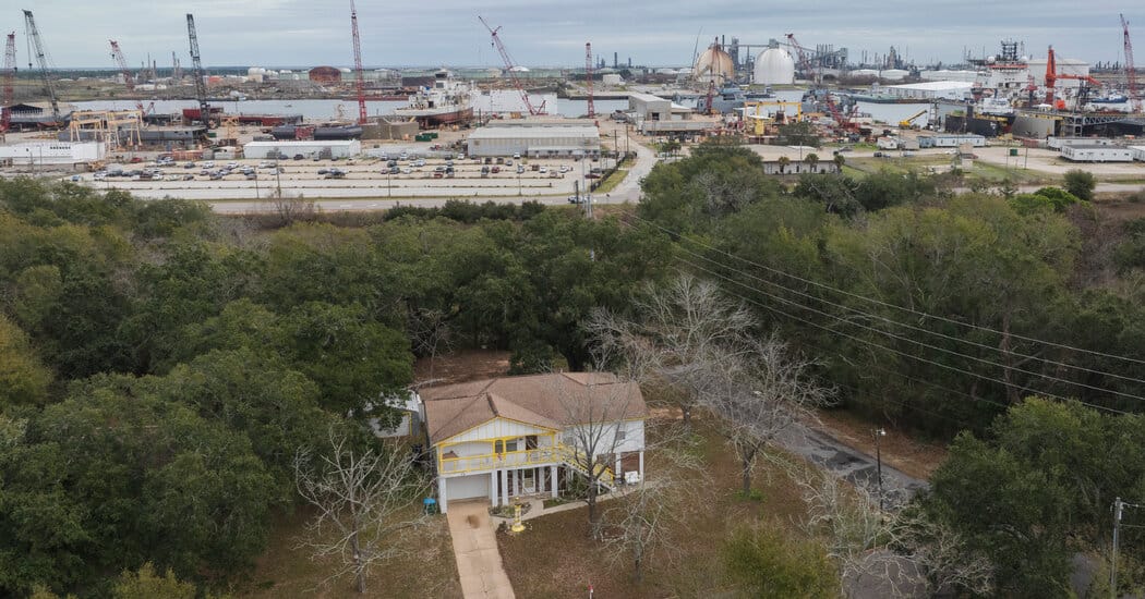 Pascagoula residents press Chevron for buyouts amid Venezuelan oil influx — Static01.nyt.com