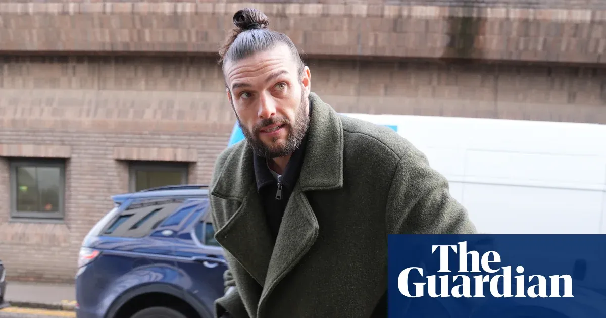Andy Carroll denies breaching non-molestation order related to ex-wife — I.guim.co.uk