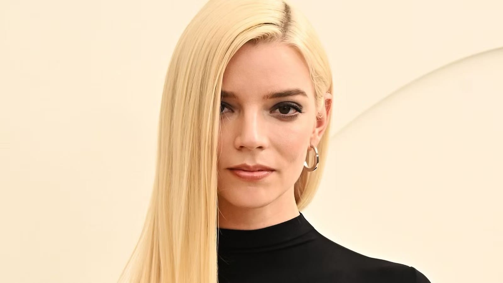 Anya Taylor-Joy Sci‑Fi The Gorge Surges on Apple TV Streaming Charts — Static0.colliderimages.com