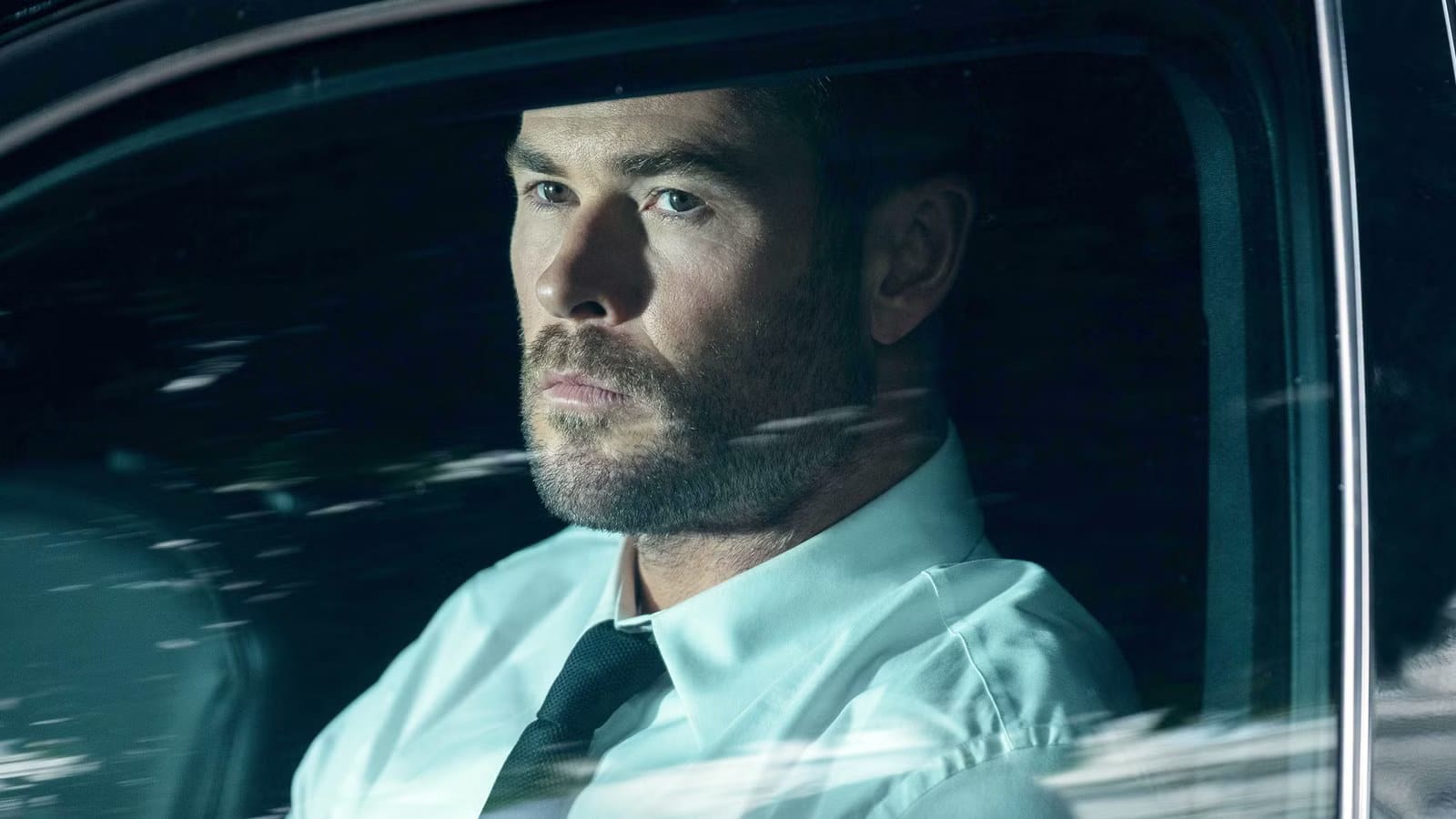 Critics Call Chris Hemsworth Heist Thriller "The First Great Film of 2026" — Static0.colliderimages.com