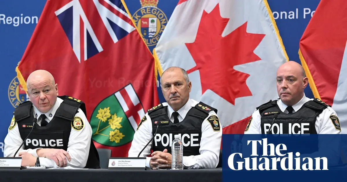 Eight current and former Toronto police arrested in organized crime inquiry — i.guim.co.uk