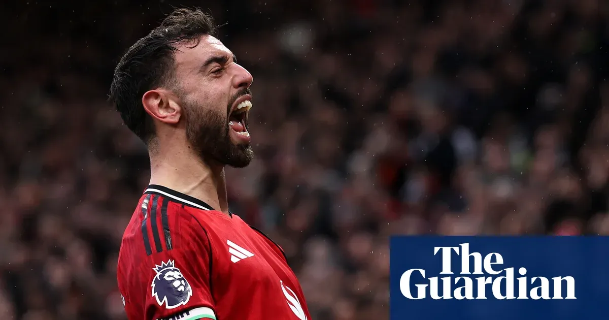 Fernandes strike keeps Carrick’s perfect United run after Romero red — Football | The Guardian
