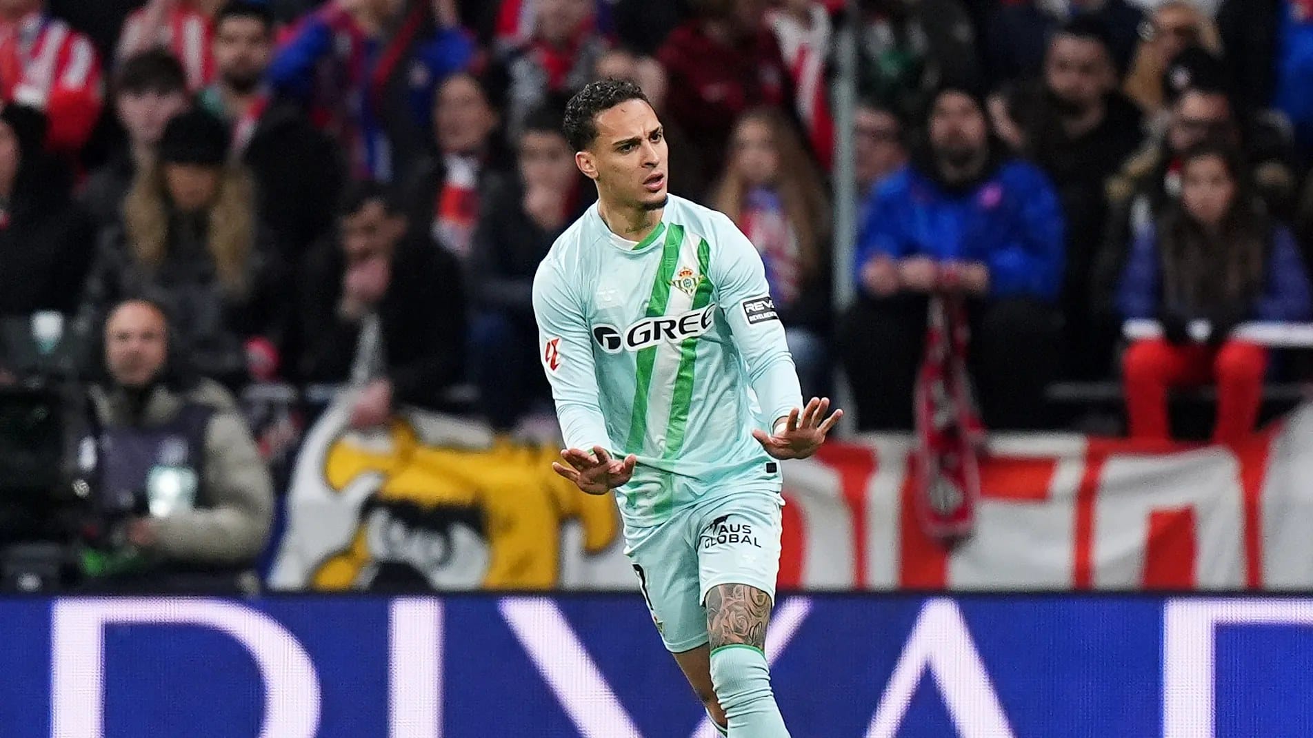 Antony copies Ronaldo celebration after long-range winner for Betis — Goal