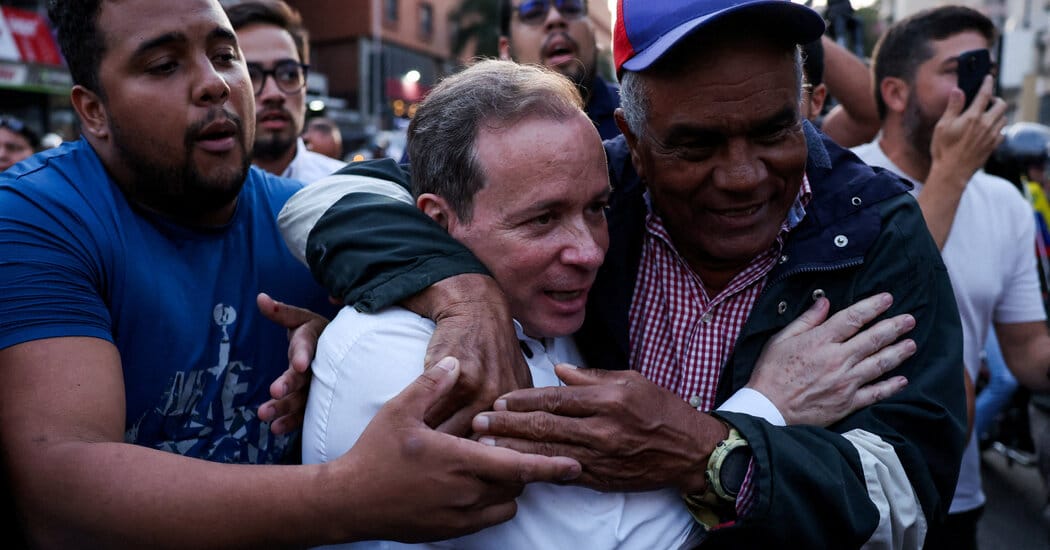 Venezuela Frees Key Opposition Figures as Government Courts U.S. Support — NYT > World > Americas