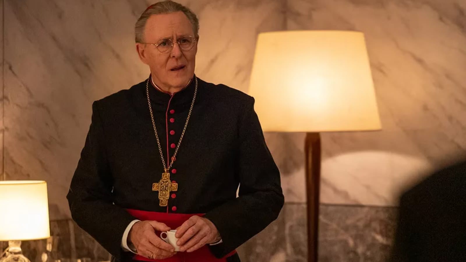 John Lithgow's Dumbledore Casting Upsets Non-Binary Co-Star — Movieweb