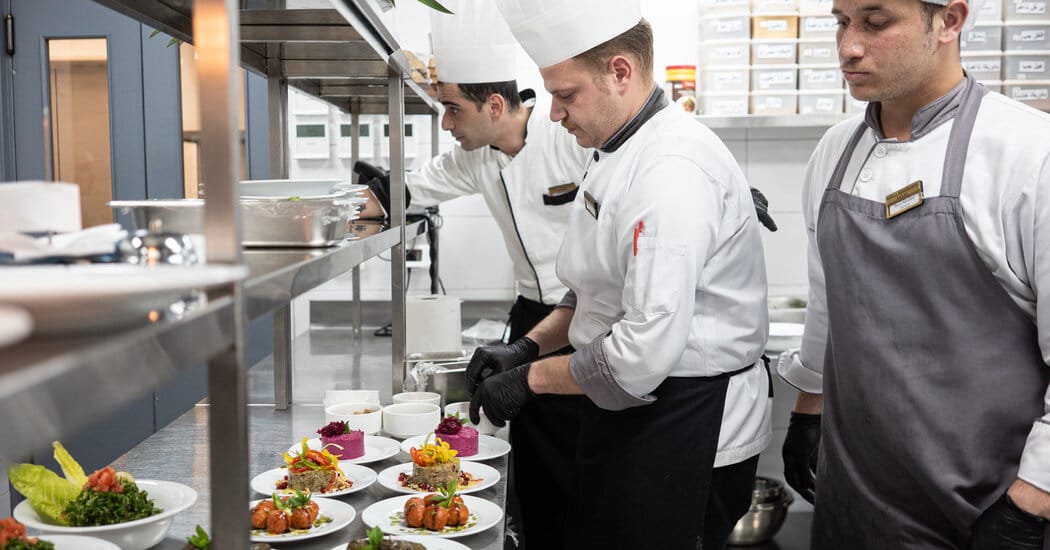 Kosher Meals Reappear in Damascus Hotel Kitchen — NYT > World > Middle East