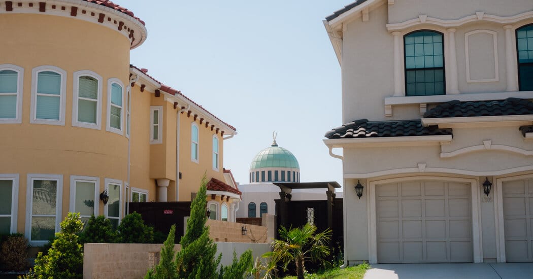 Without a Border 'Invasion,' Texas G.O.P. Turns to an Old Enemy, Islam — NYT > U.S. > Politics