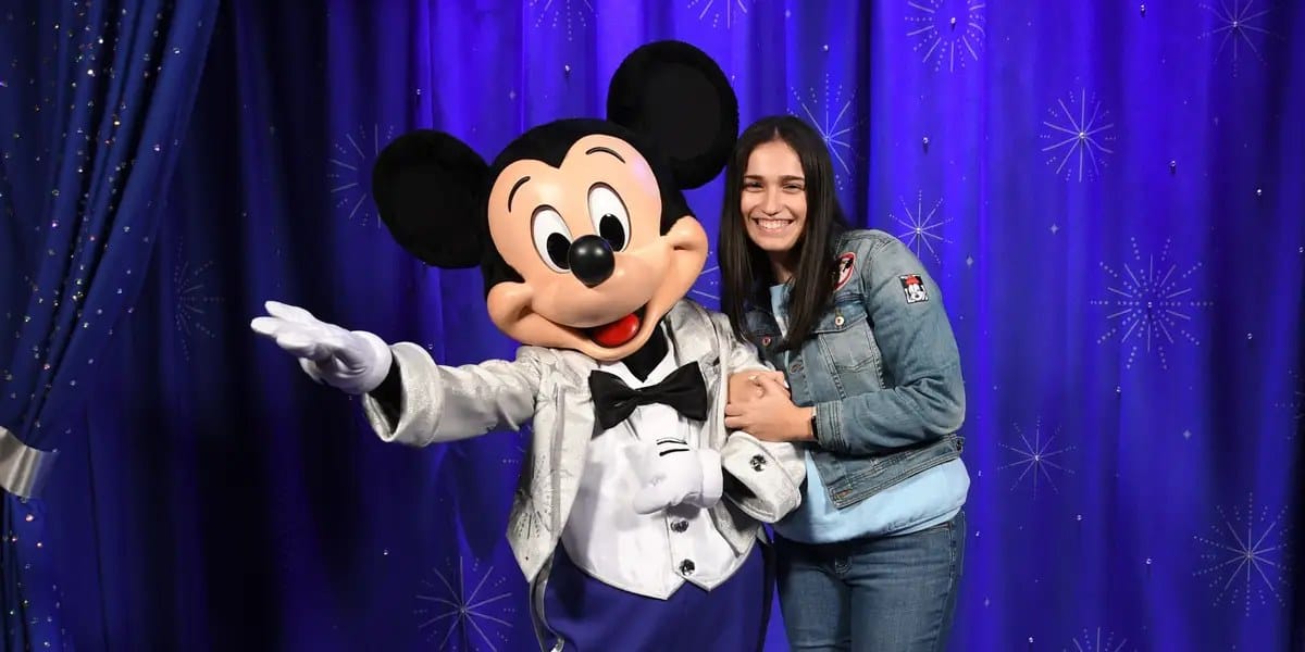 Disney World vs. Disneyland: Life-long fan explains which is better — Businessinsider
