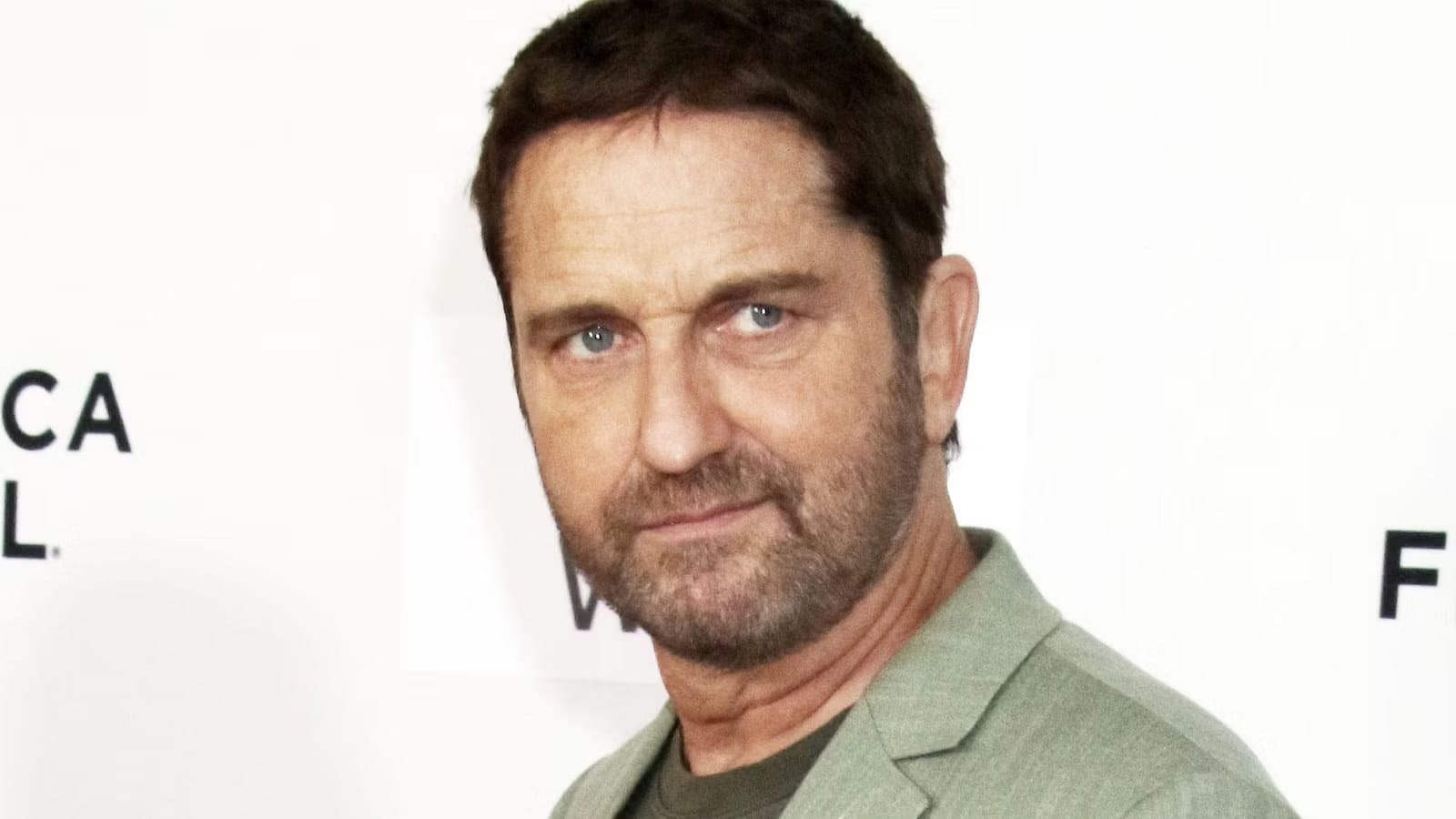 Gerard Butler's Forgotten Time-Travel Film Finds New Life on Streaming — Collider