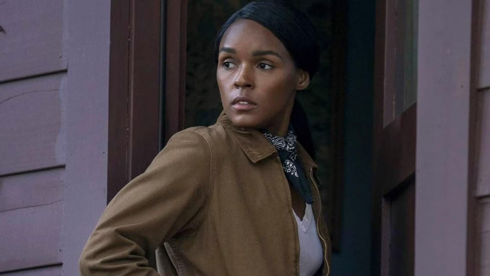 'Homecoming' Is an Underrated Thriller on Prime Video — Movieweb