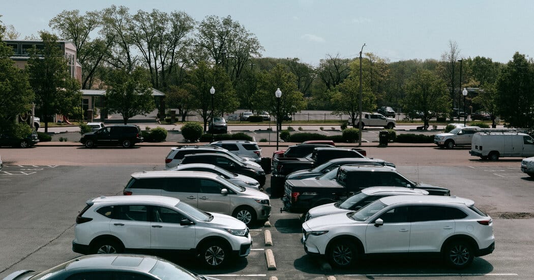 Do You Back Into a Parking Spot or Back Out? — NYT > Style