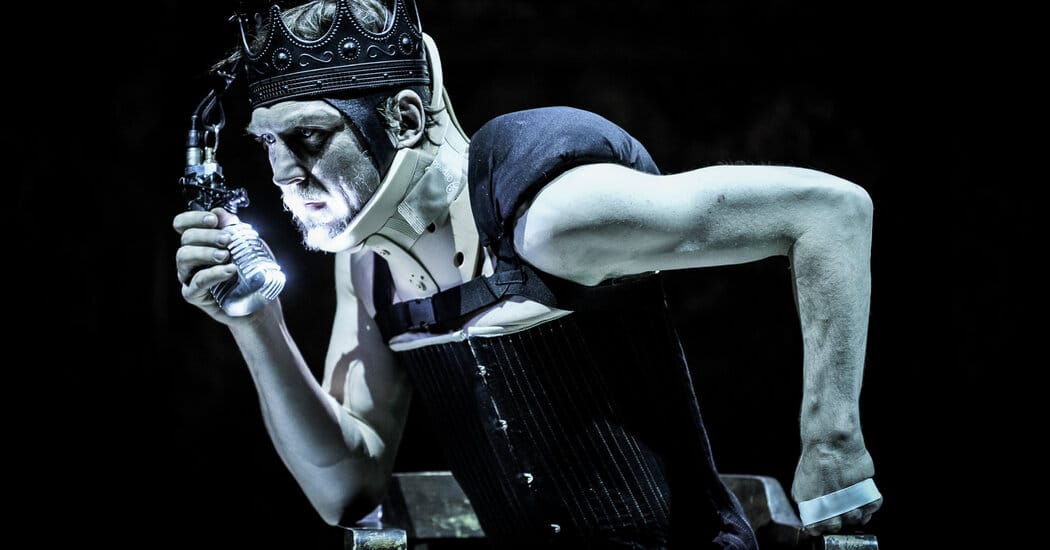 Sword Strikes Playgoer During ‘Richard III’ in Berlin — NYT > World > Europe