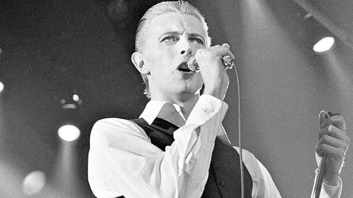 David Bowie's 'Be My Wife' Feels Like His Most Vulnerable Lyrics — Collider