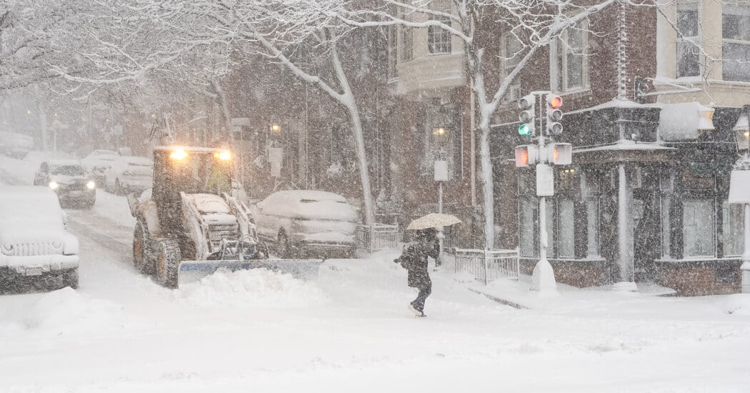 More Than Half a Million Lose Power on East Coast — NYT > Business