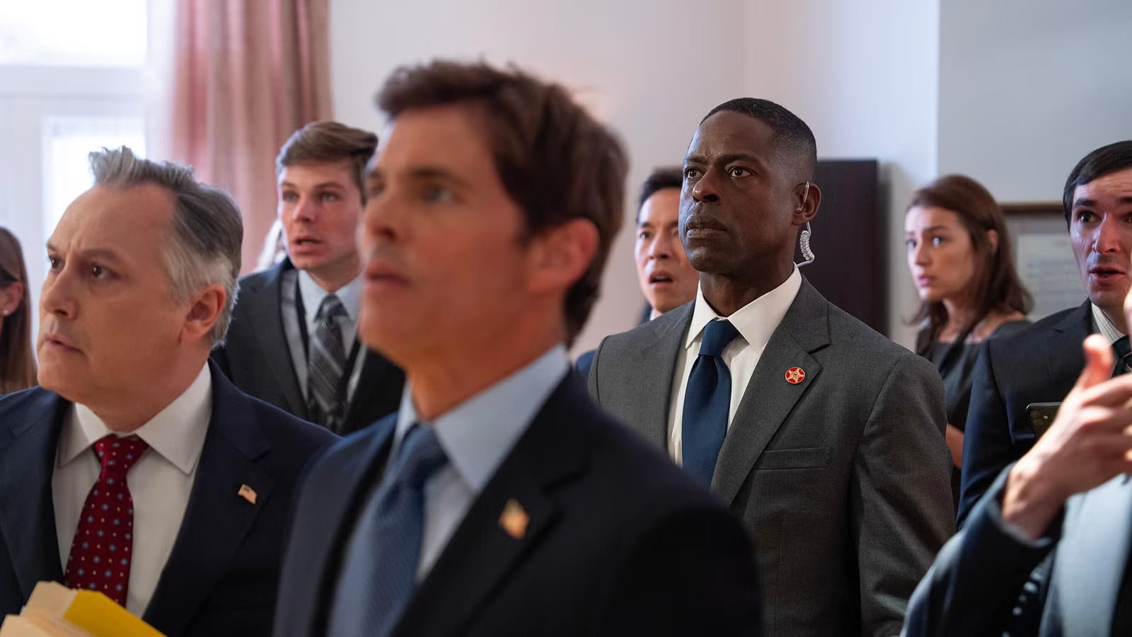 Paradise Season 2 Foreshadows a Deadly Second Wave — Movieweb