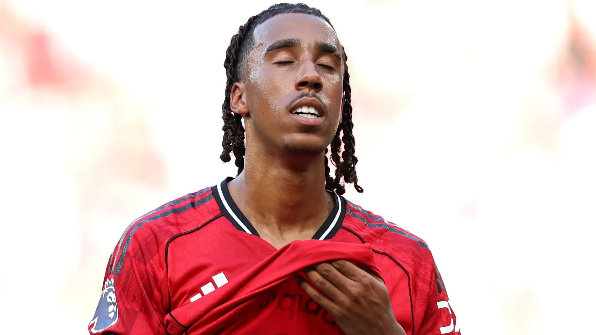 Man Utd's Leny Yoro given six-month driving ban and fined — Goal