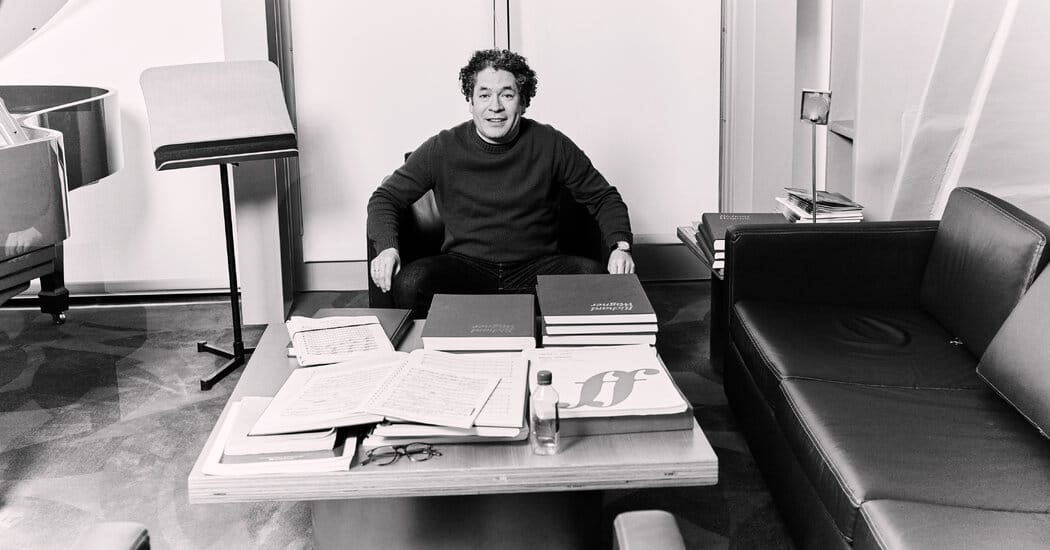 Gustavo Dudamel’s Long Goodbye to L.A., and Long Hello to New York — NYT > Arts