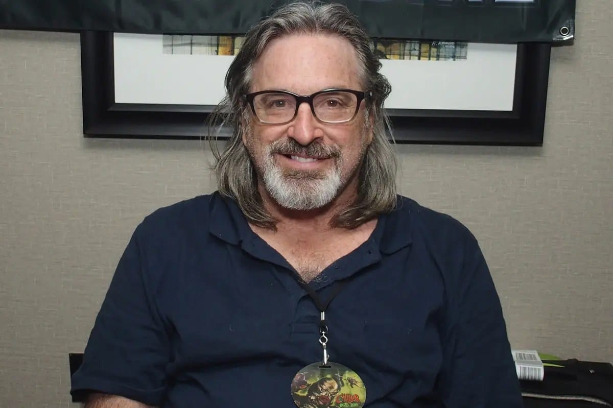 Robert Carradine stopped speaking with filmmaker weeks before his death — Pagesix