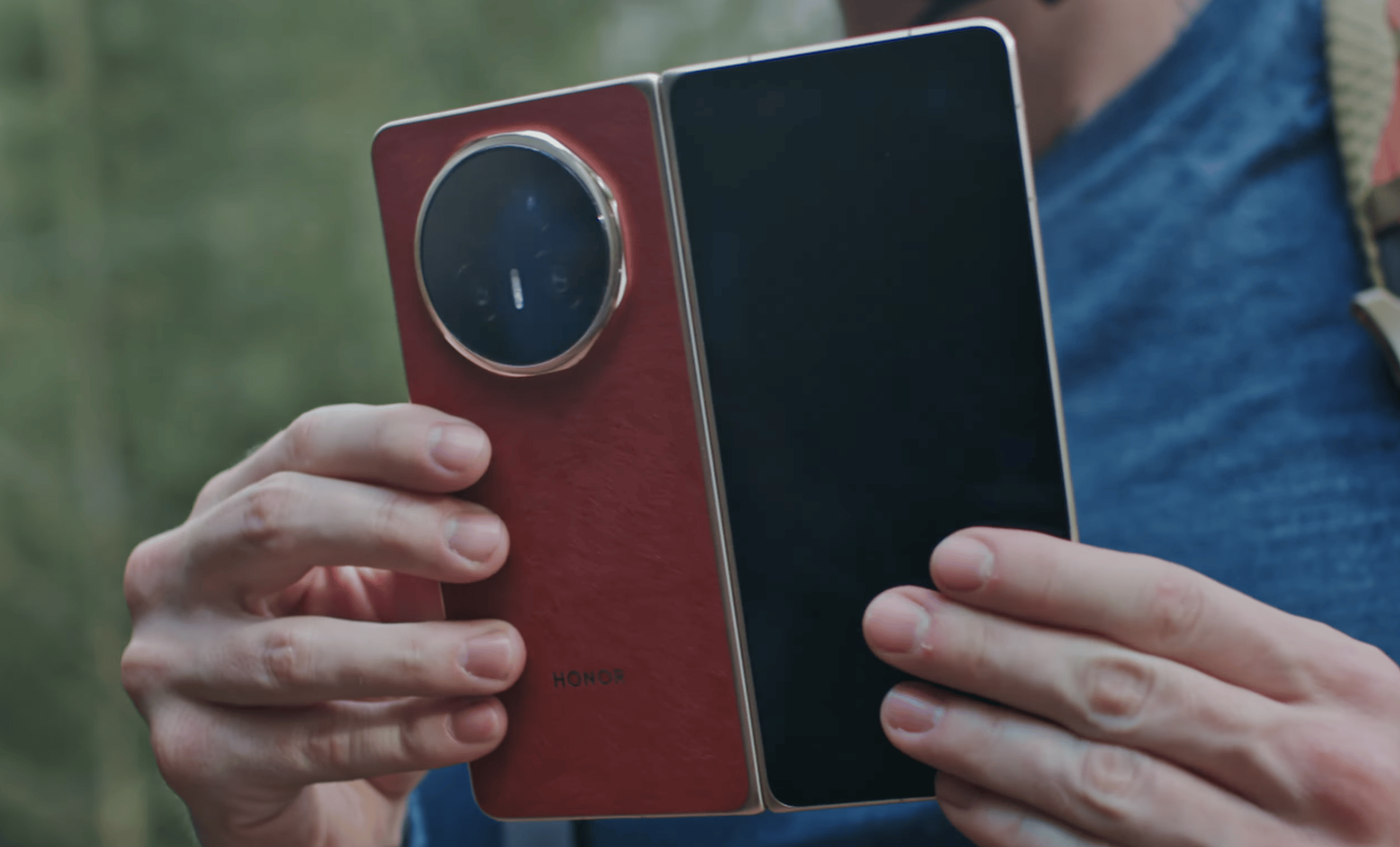 Honor unveils Magic V6 foldable, MagicPad 4 and MagicBook Pro 14 — Mashable