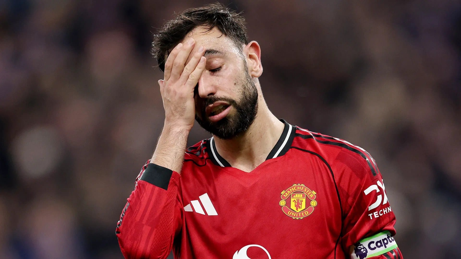 Lee Sharpe says Man Utd can afford to lose Bruno Fernandes — Goal