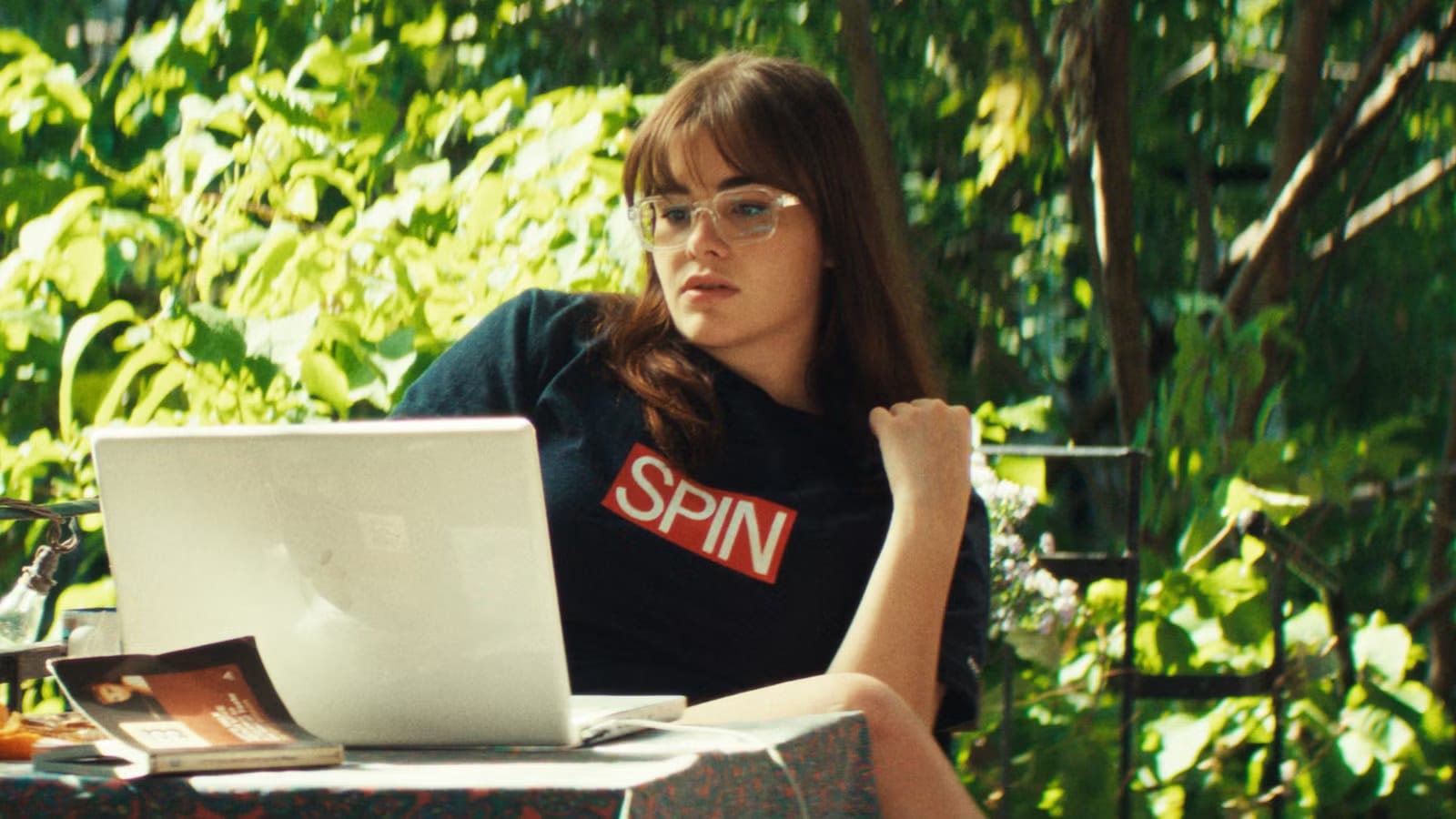 Barbie Ferreira Trades Euphoria for Love and Ambition in Mile End Kicks — Collider