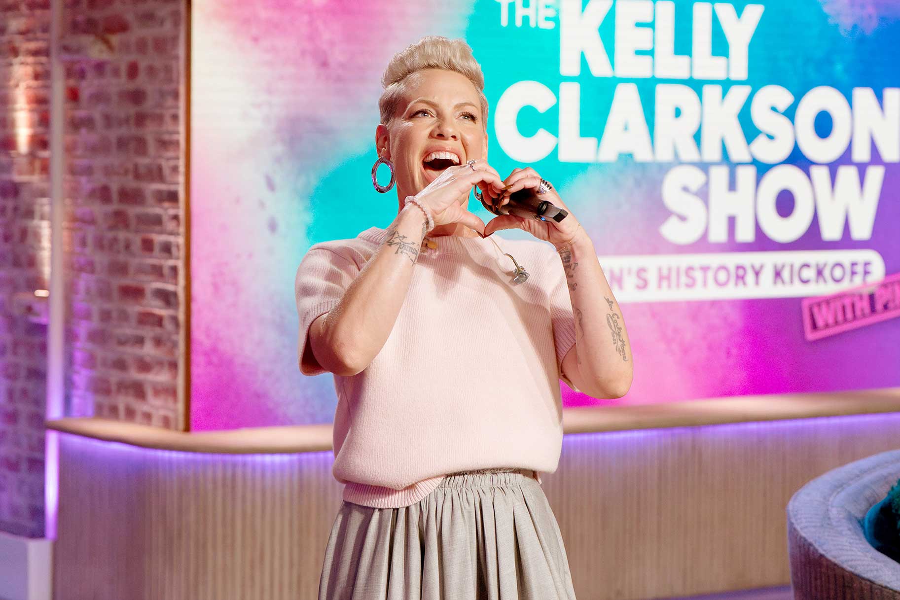 Pink Sings Kelly Clarkson's 'Lighthouse' on The Kelly Clarkson Show — Nbc
