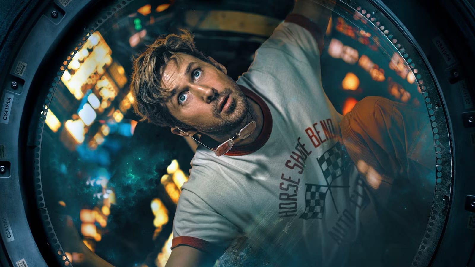 Ryan Gosling Cracks in SNL's Passing Notes Sketch — Movieweb