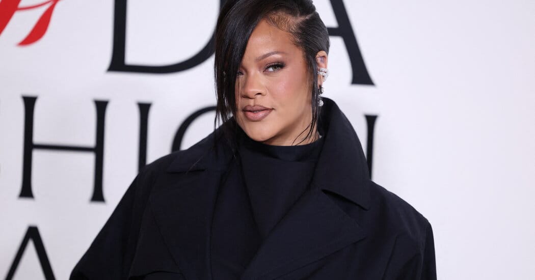 Suspect in Rihanna Shooting Charged With Attempted Murder — NYT > Arts > Music